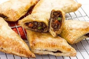 vegetable chilly puffs